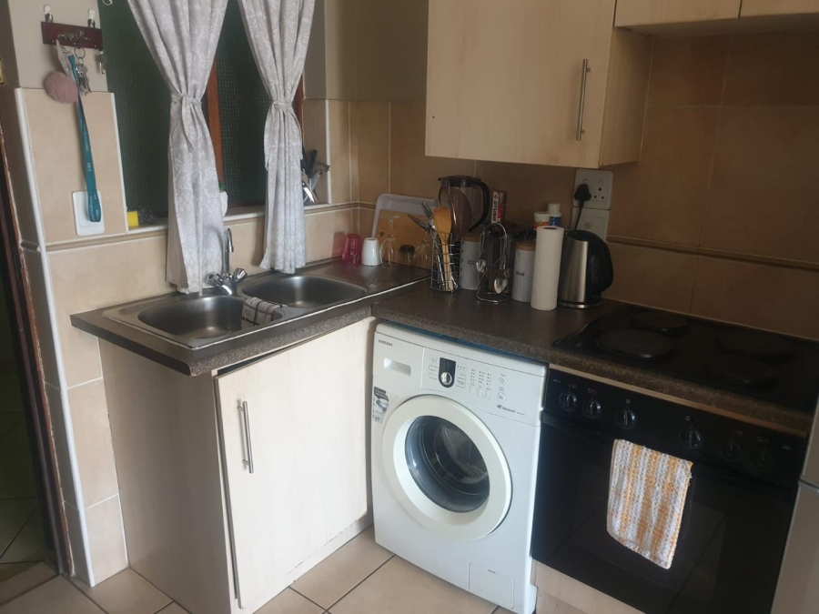 To Let 1 Bedroom Property for Rent in Hillcrest Gauteng