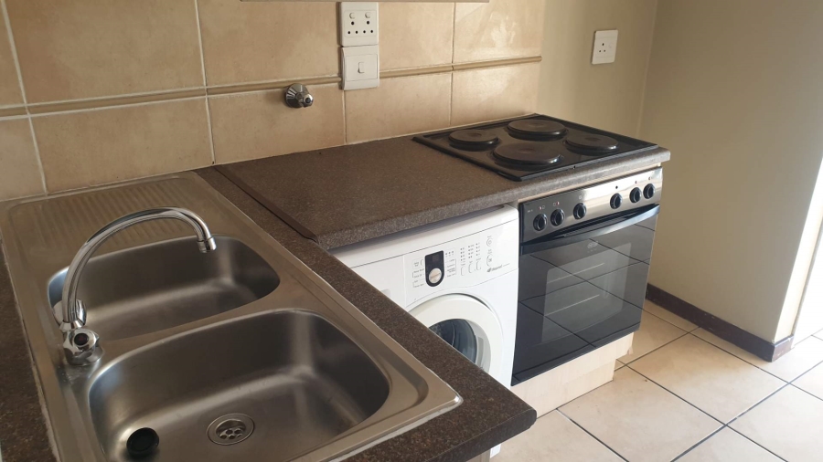 To Let 1 Bedroom Property for Rent in Hillcrest Gauteng