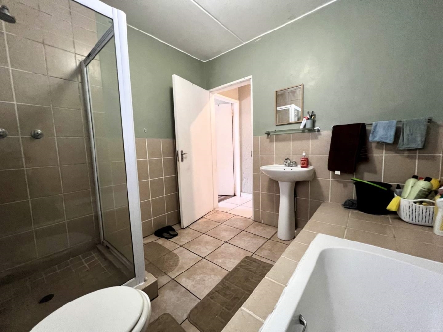 2 Bedroom Property for Sale in Buccleuch Gauteng