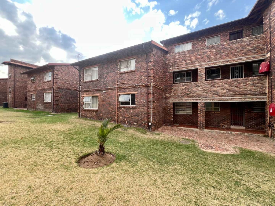 2 Bedroom Property for Sale in Buccleuch Gauteng