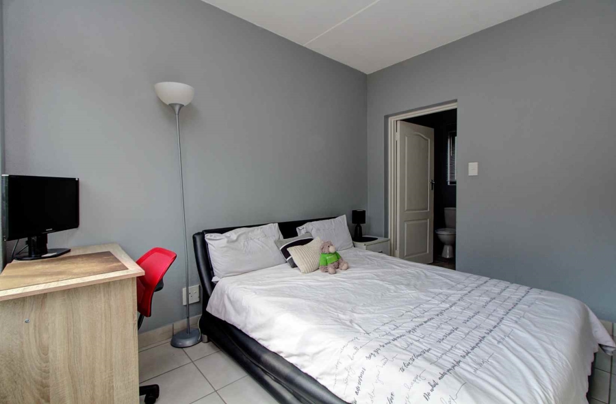 2 Bedroom Property for Sale in Honeydew Grove Gauteng