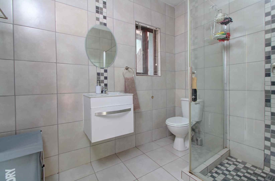 2 Bedroom Property for Sale in Honeydew Grove Gauteng