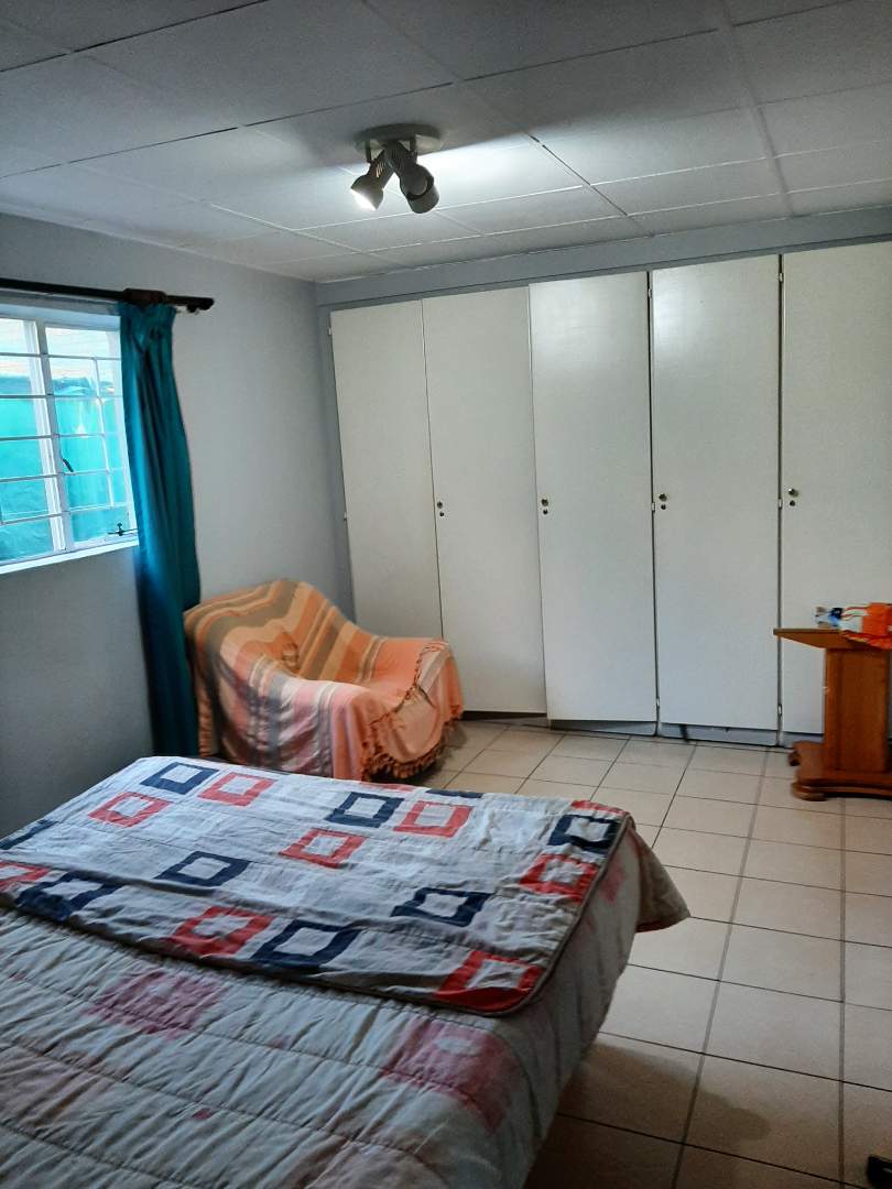 4 Bedroom Property for Sale in Mondeor Gauteng