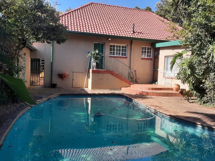 4 Bedroom Property for Sale in Mondeor Gauteng