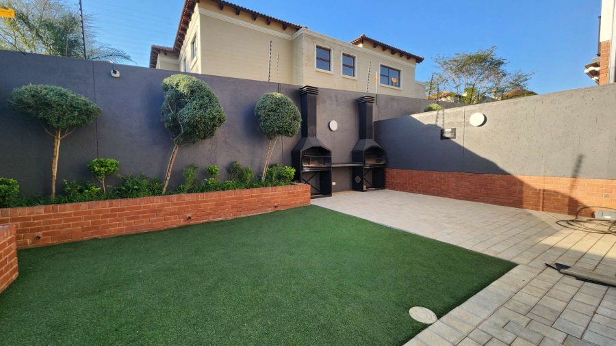 2 Bedroom Property for Sale in Bryanston West Gauteng