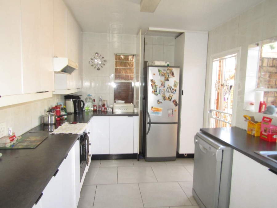 3 Bedroom Property for Sale in Glenhazel Gauteng