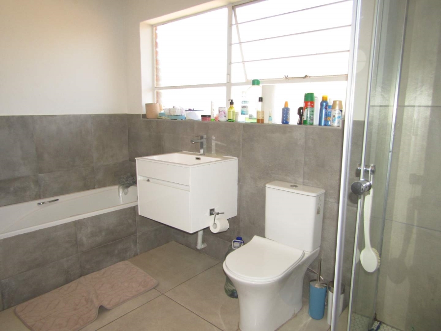 3 Bedroom Property for Sale in Glenhazel Gauteng