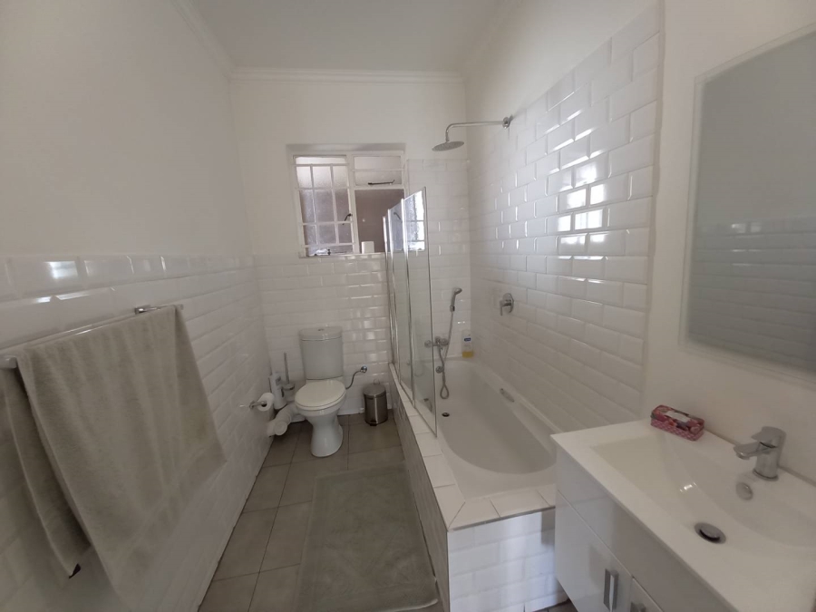 To Let 2 Bedroom Property for Rent in Illovo Gauteng