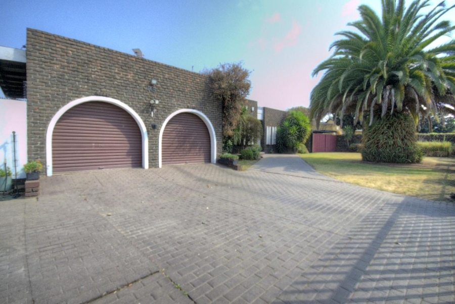 4 Bedroom Property for Sale in Brackenhurst Gauteng