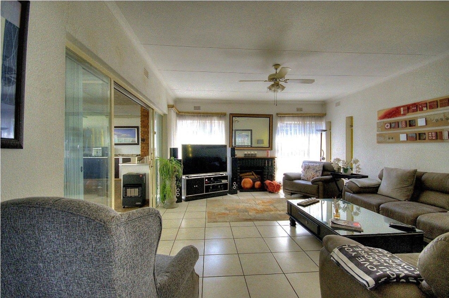 4 Bedroom Property for Sale in Brackenhurst Gauteng