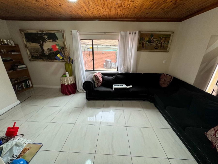 4 Bedroom Property for Sale in Brackendowns Gauteng