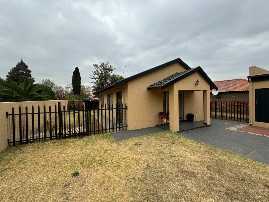 4 Bedroom Property for Sale in Brackendowns Gauteng