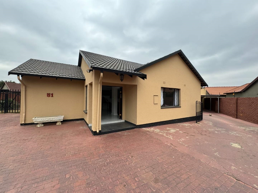 4 Bedroom Property for Sale in Brackendowns Gauteng