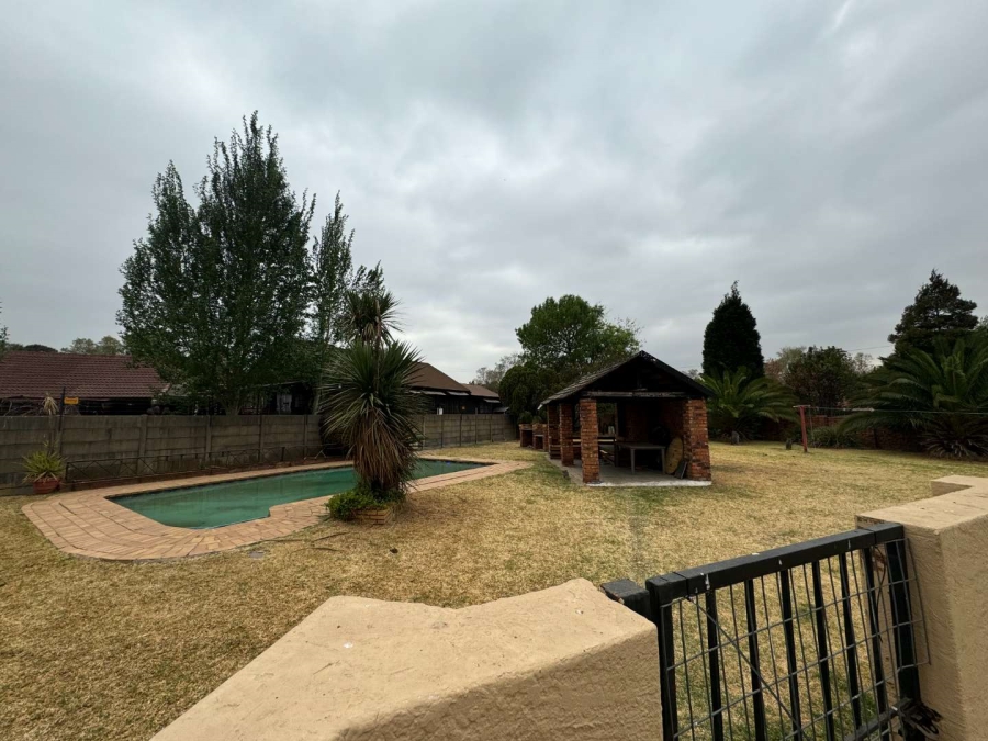 4 Bedroom Property for Sale in Brackendowns Gauteng