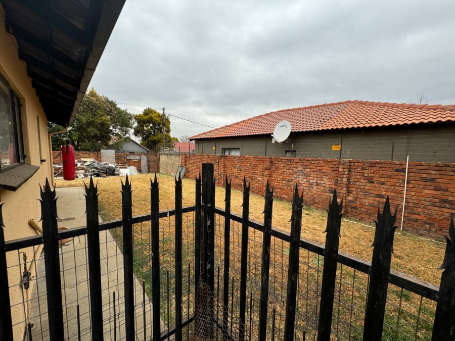 4 Bedroom Property for Sale in Brackendowns Gauteng