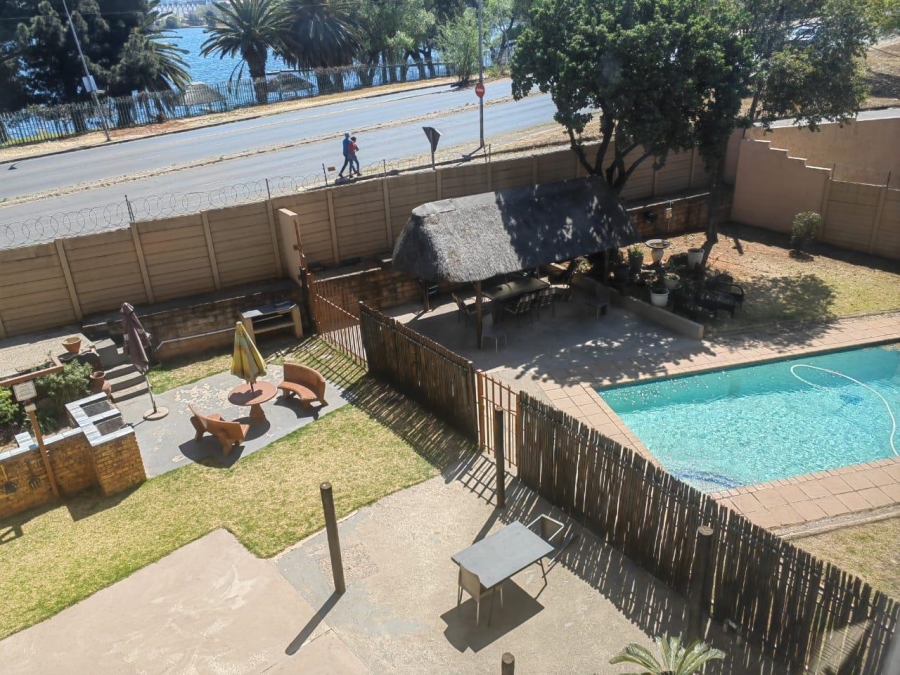 2 Bedroom Property for Sale in Denlee Gauteng