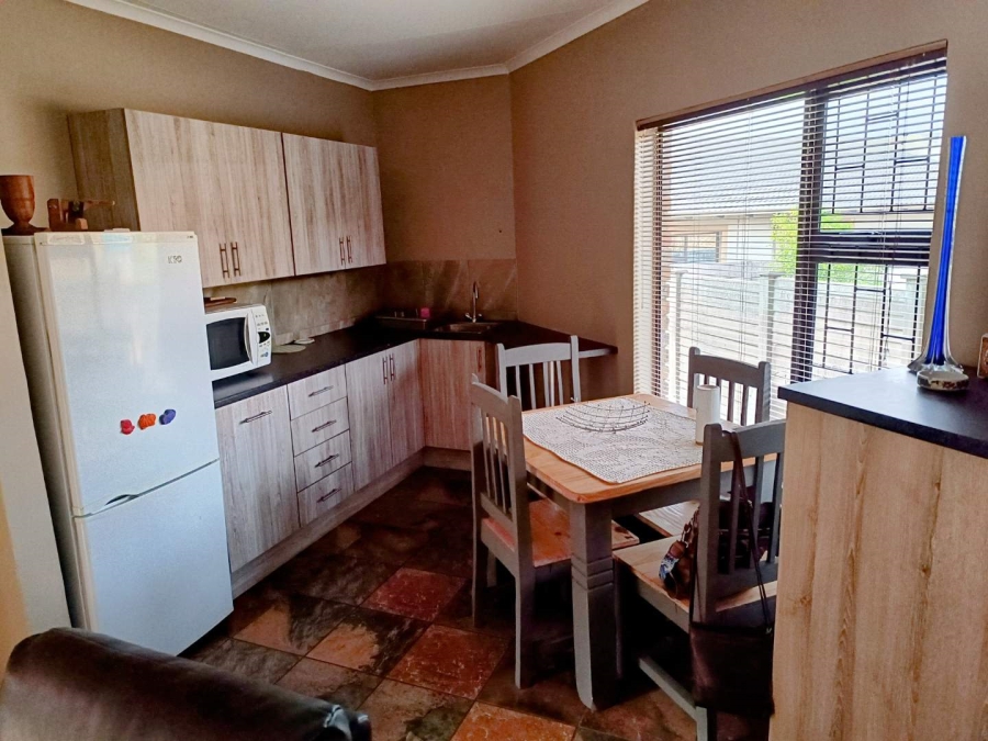 5 Bedroom Property for Sale in Rooihuiskraal Gauteng