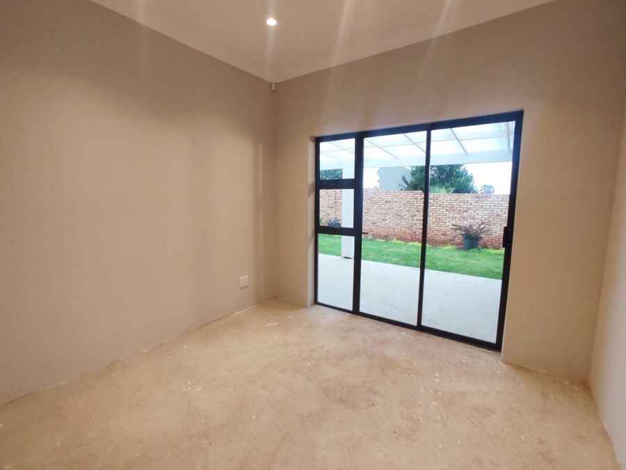 To Let 4 Bedroom Property for Rent in Allens Nek Gauteng