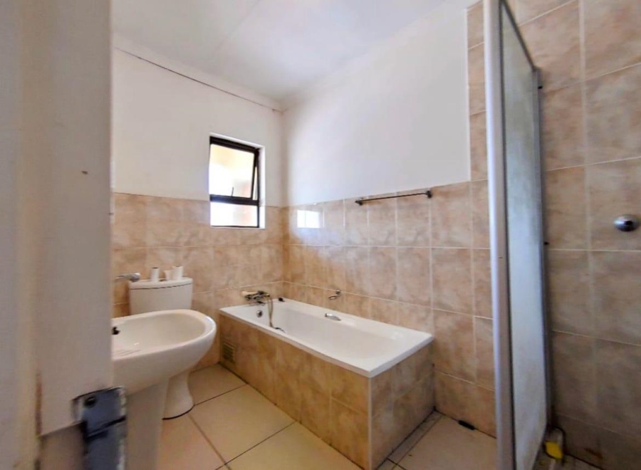 1 Bedroom Property for Sale in Parkrand Gauteng