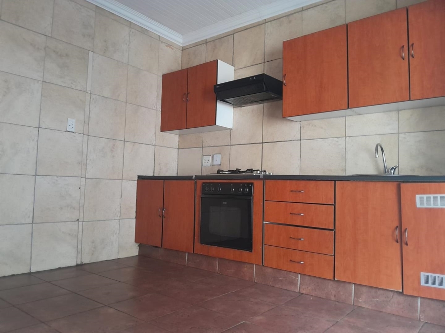 To Let 4 Bedroom Property for Rent in Sunnyridge Gauteng