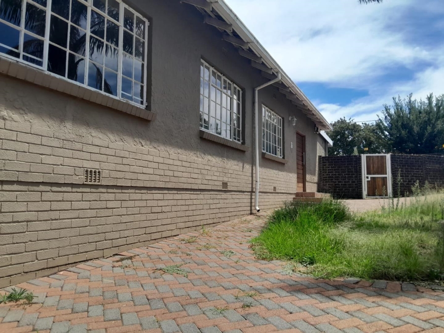 To Let 4 Bedroom Property for Rent in Sunnyridge Gauteng