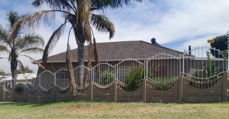 To Let 4 Bedroom Property for Rent in Sunnyridge Gauteng