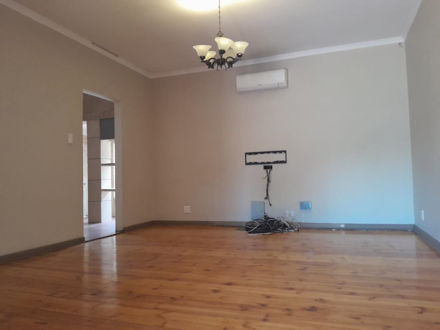 To Let 4 Bedroom Property for Rent in Sunnyridge Gauteng