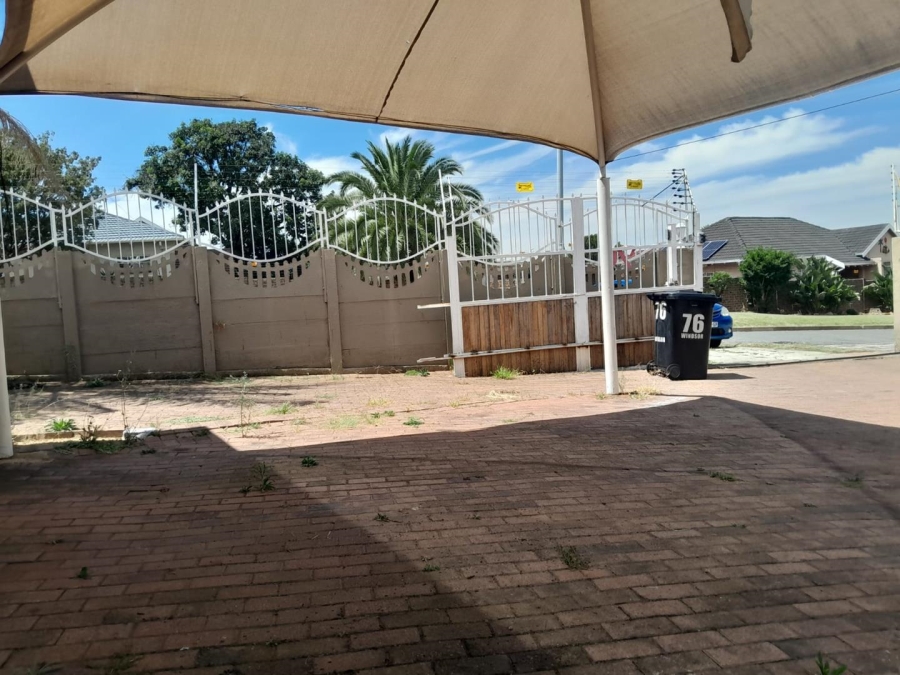 To Let 4 Bedroom Property for Rent in Sunnyridge Gauteng