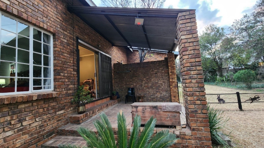 To Let 1 Bedroom Property for Rent in Raslouw A H Gauteng