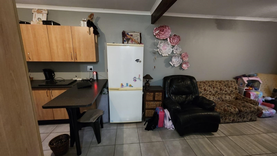 To Let 1 Bedroom Property for Rent in Raslouw A H Gauteng