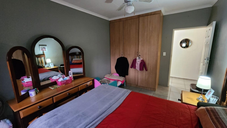 To Let 1 Bedroom Property for Rent in Raslouw A H Gauteng