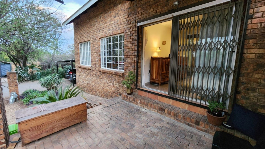 To Let 1 Bedroom Property for Rent in Raslouw A H Gauteng