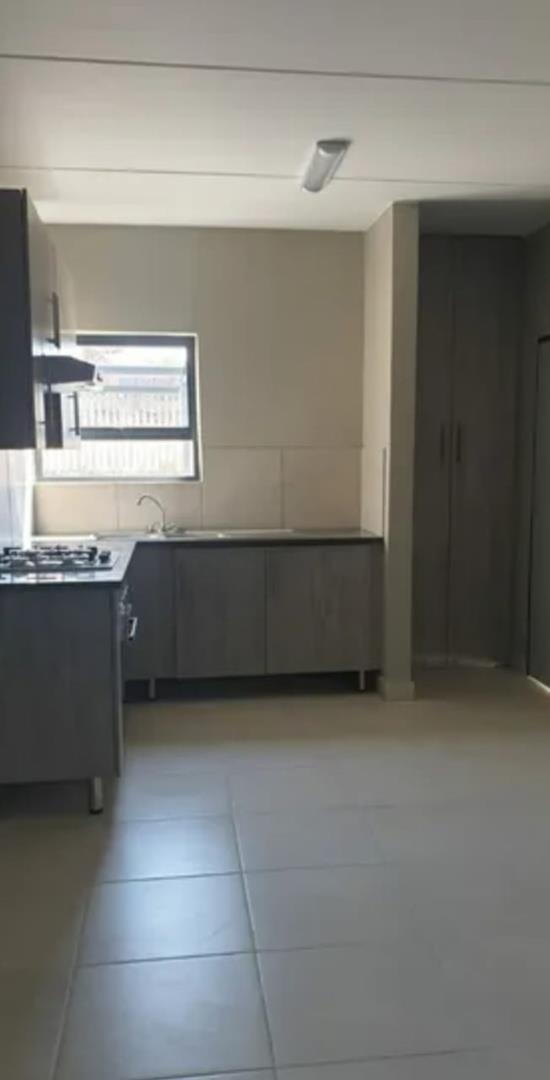 To Let 1 Bedroom Property for Rent in Glen Austin Gauteng