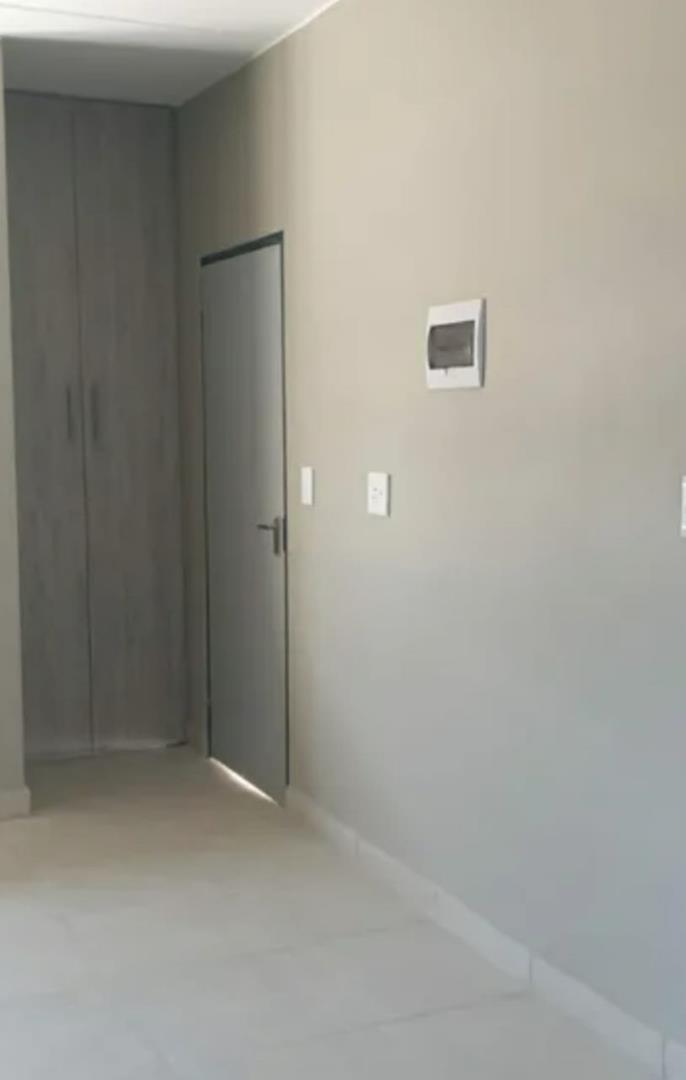 To Let 1 Bedroom Property for Rent in Glen Austin Gauteng