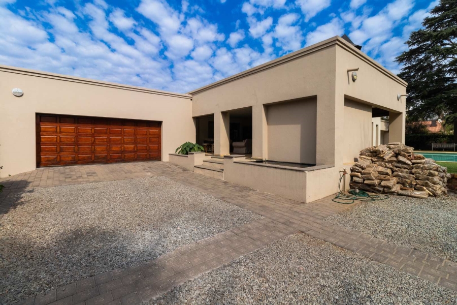 4 Bedroom Property for Sale in Lakefield Gauteng