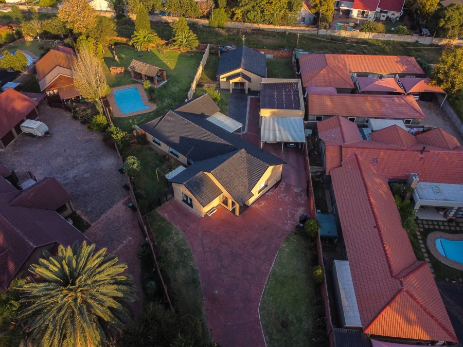 4 Bedroom Property for Sale in Brackendowns Gauteng