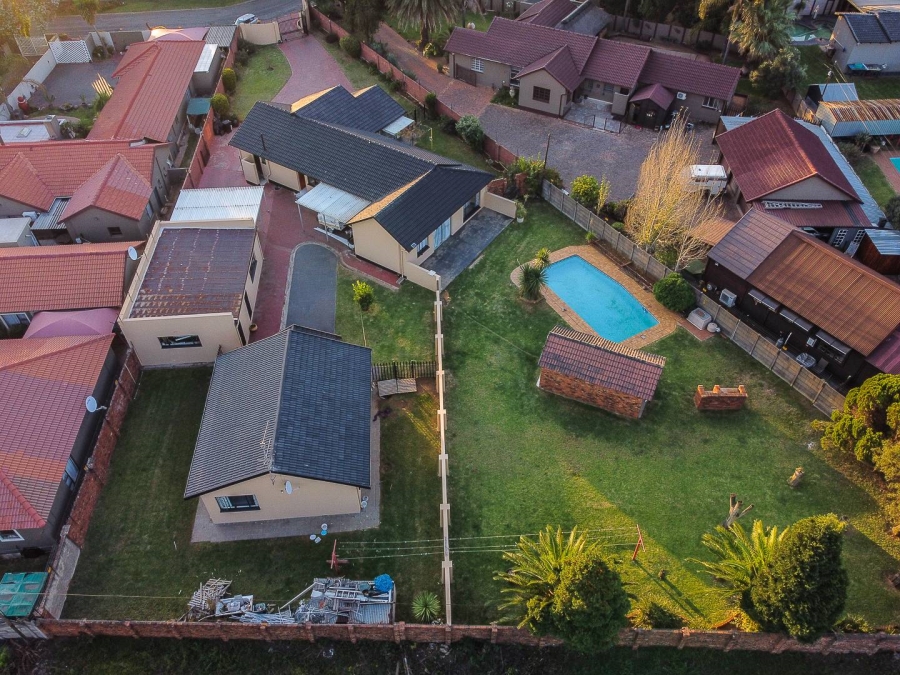 4 Bedroom Property for Sale in Brackendowns Gauteng