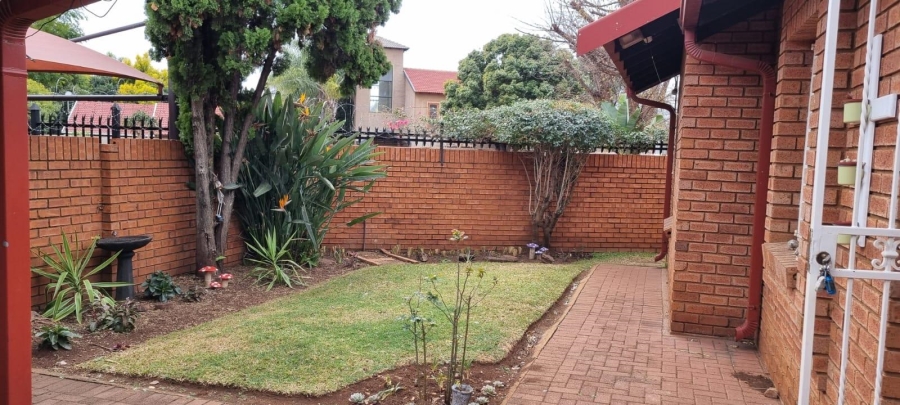 2 Bedroom Property for Sale in Wierda Park Gauteng