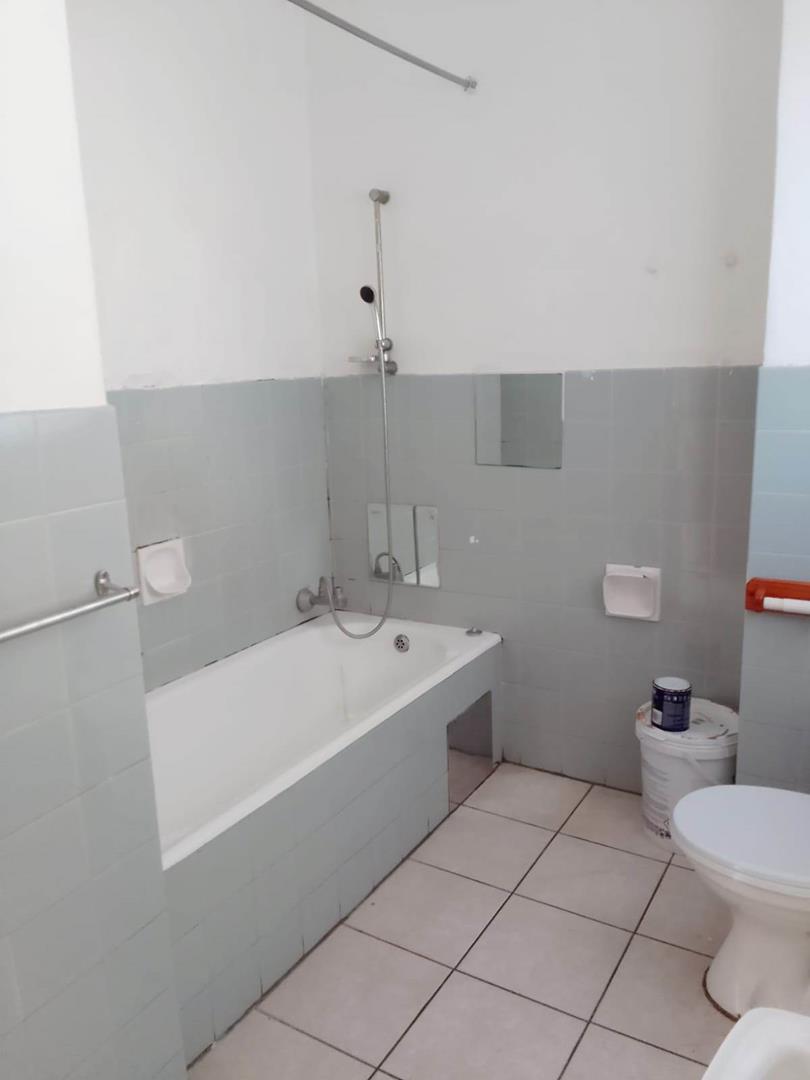 To Let 1 Bedroom Property for Rent in Roodepoort Gauteng