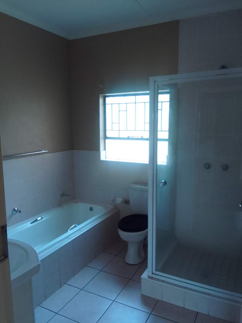 2 Bedroom Property for Sale in Willowbrook Gauteng