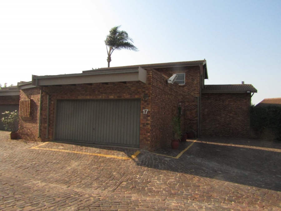 3 Bedroom Property for Sale in Corlett Gardens Gauteng