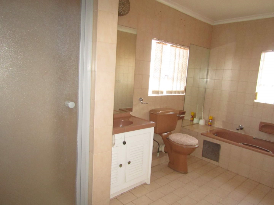 3 Bedroom Property for Sale in Corlett Gardens Gauteng