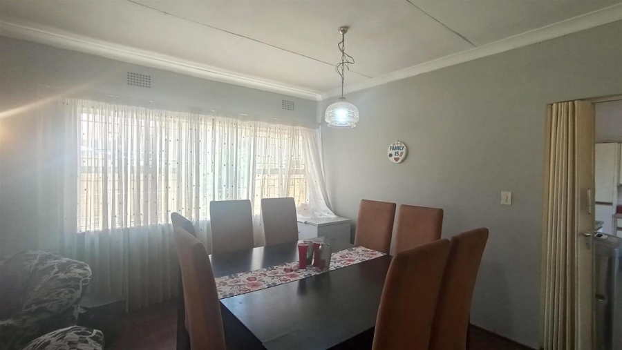 4 Bedroom Property for Sale in Glenanda Gauteng