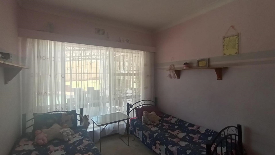 4 Bedroom Property for Sale in Glenanda Gauteng