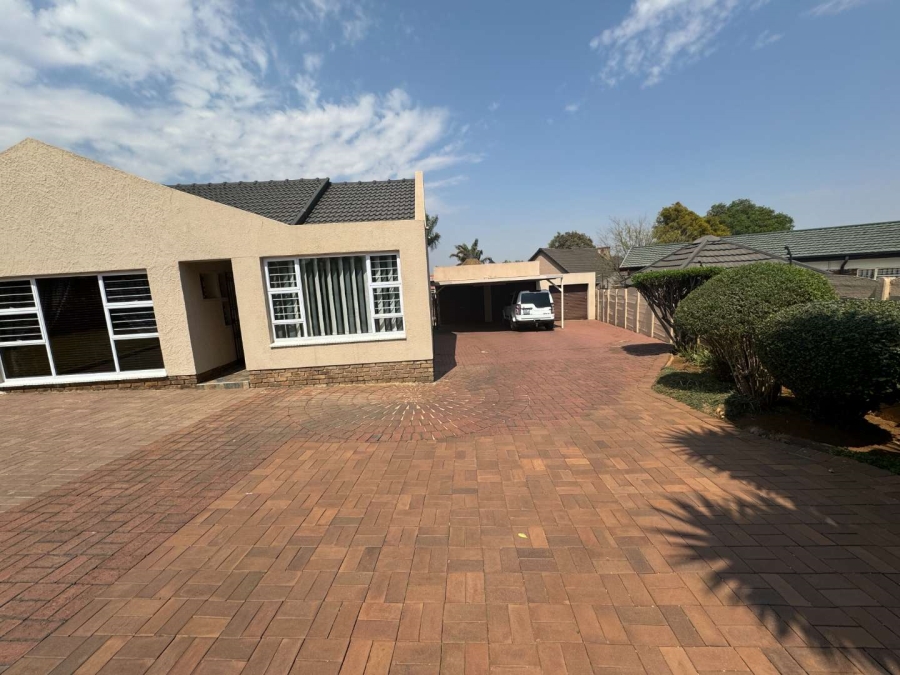 3 Bedroom Property for Sale in Verwoerdpark Gauteng