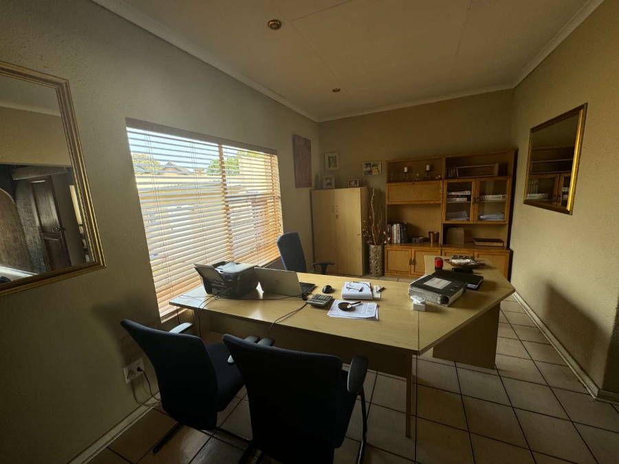 3 Bedroom Property for Sale in Verwoerdpark Gauteng