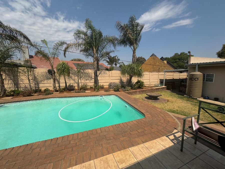 3 Bedroom Property for Sale in Verwoerdpark Gauteng