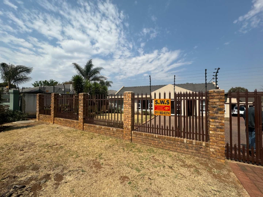 3 Bedroom Property for Sale in Verwoerdpark Gauteng