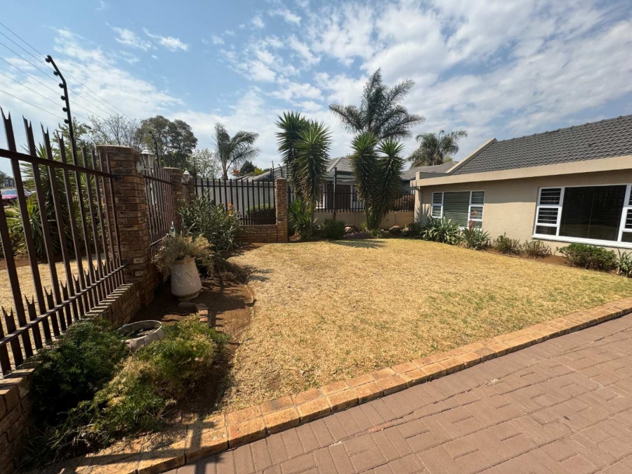 3 Bedroom Property for Sale in Verwoerdpark Gauteng