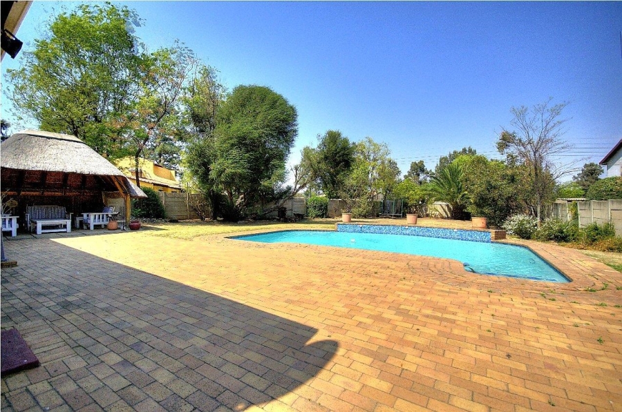 3 Bedroom Property for Sale in Brackendowns Gauteng